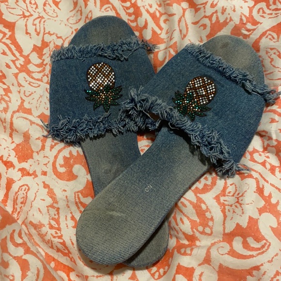 BCBG pineapple sandals - Picture 1 of 1